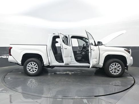 New 2026 Toyota Tacoma SR5 AWD/4WD image 31