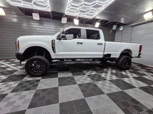 Used 2024 Ford F350 XL AWD/4WD image 9