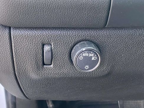 Used 2022 Chevrolet Colorado LT w/ Fleet Safety Package RWD image 15