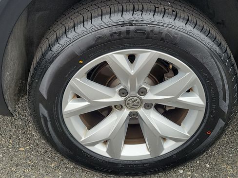Used 2018 Volkswagen Atlas SE FWD image 23