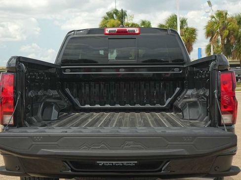 Used 2025 Chevrolet Colorado W/T w/ WT Convenience Package II RWD image 27