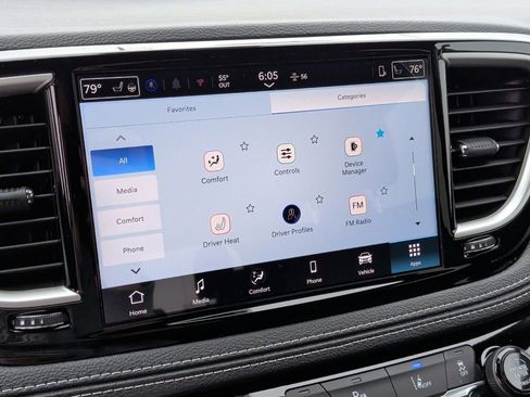 New 2026 Chrysler Pacifica Select image 27