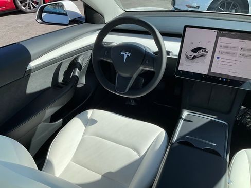 Used 2023 Tesla Model 3 Standard Range image 37