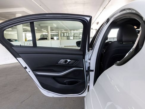 Used 2022 BMW 330i Sedan w/ Driving Assistance Package RWD image 20