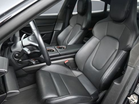 Certified 2020 Porsche Taycan Turbo image 5