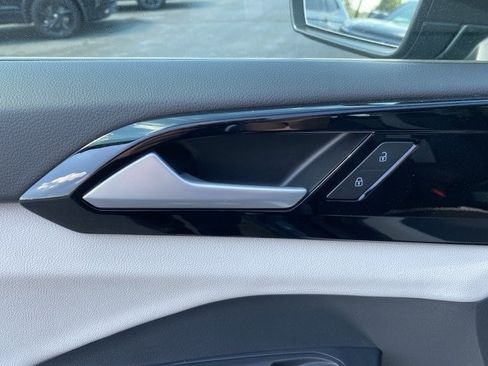 New 2025 Volkswagen Taos S image 22