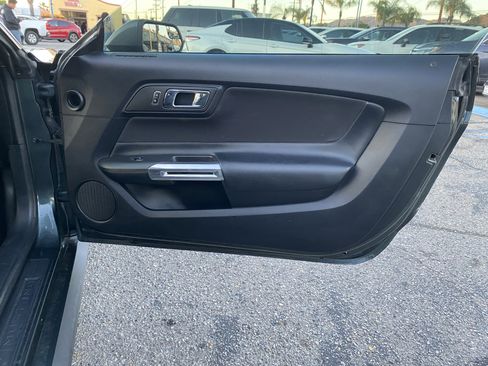 Used 2015 Ford Mustang Coupe image 19