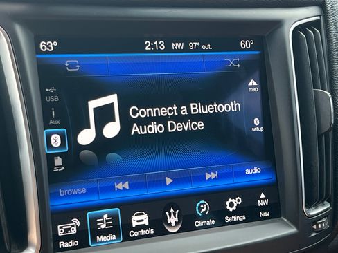 Used 2018 Maserati Levante image 21