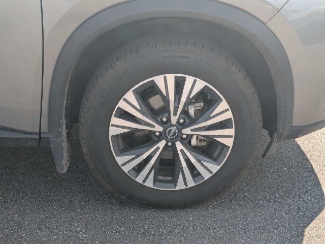 Used 2023 Nissan Rogue SV w/ SV Premium B Package FWD image 11