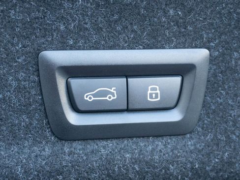 Used 2025 BMW M3 Competition w/ Carbon Package image 39