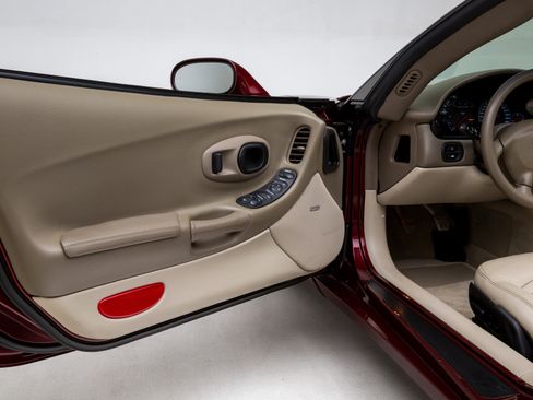 Used 2003 Chevrolet Corvette 50th Anniversary Edition w/ Preferred Equipment Group1 image 22