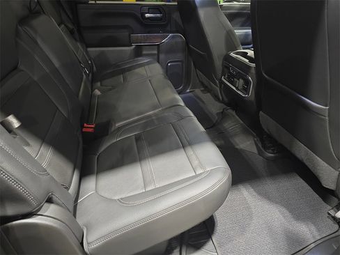 Used 2023 GMC Sierra 2500 Denali w/ Denali Ultimate Package image 11