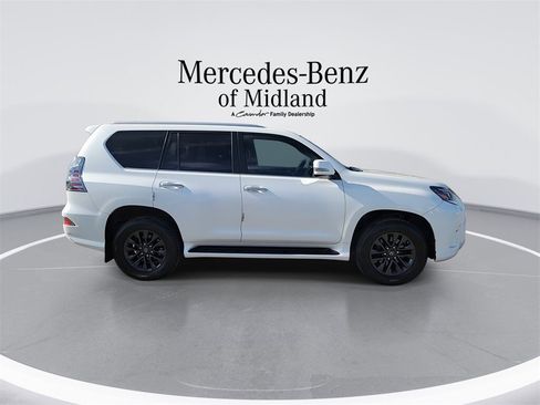 Used 2020 Lexus GX 460 Premium w/ Premium Package image 9