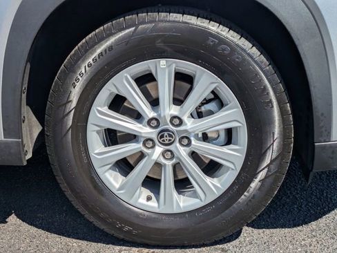 Used 2025 Toyota Grand Highlander FWD image 12