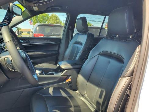 Used 2024 Jeep Grand Cherokee Limited AWD/4WD image 6