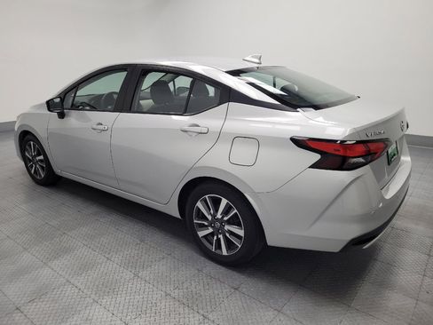 Used 2021 Nissan Versa SV FWD image 3