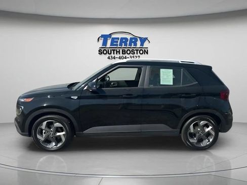 Used 2025 Hyundai Venue SEL FWD image 3