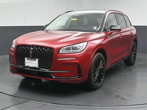 Certified 2023 Lincoln Corsair Reserve w/ Equipment Group 201A image 3