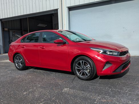 Certified 2023 Kia Forte LXS FWD image 2