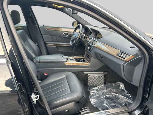 Used 2010 Mercedes-Benz E 350 4MATIC Sedan image 17