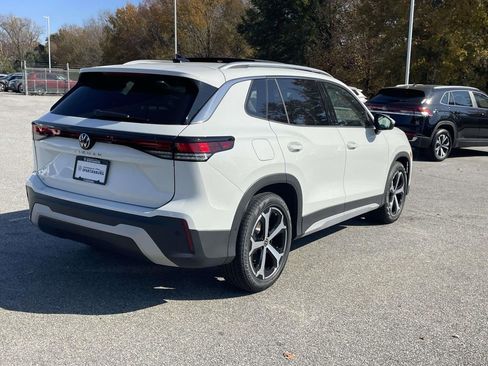 New 2026 Volkswagen Tiguan SE FWD image 6