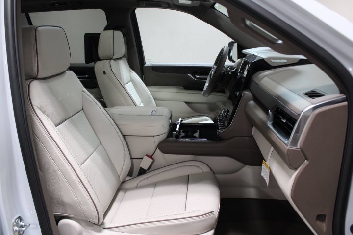 New 2026 GMC Yukon XL Denali w/ Denali Reserve Package AWD/4WD image 28
