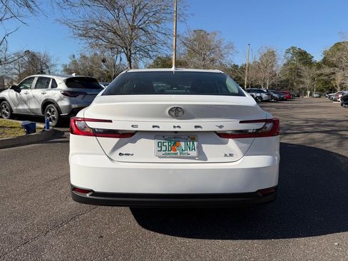 Used 2025 Toyota Camry LE image 3