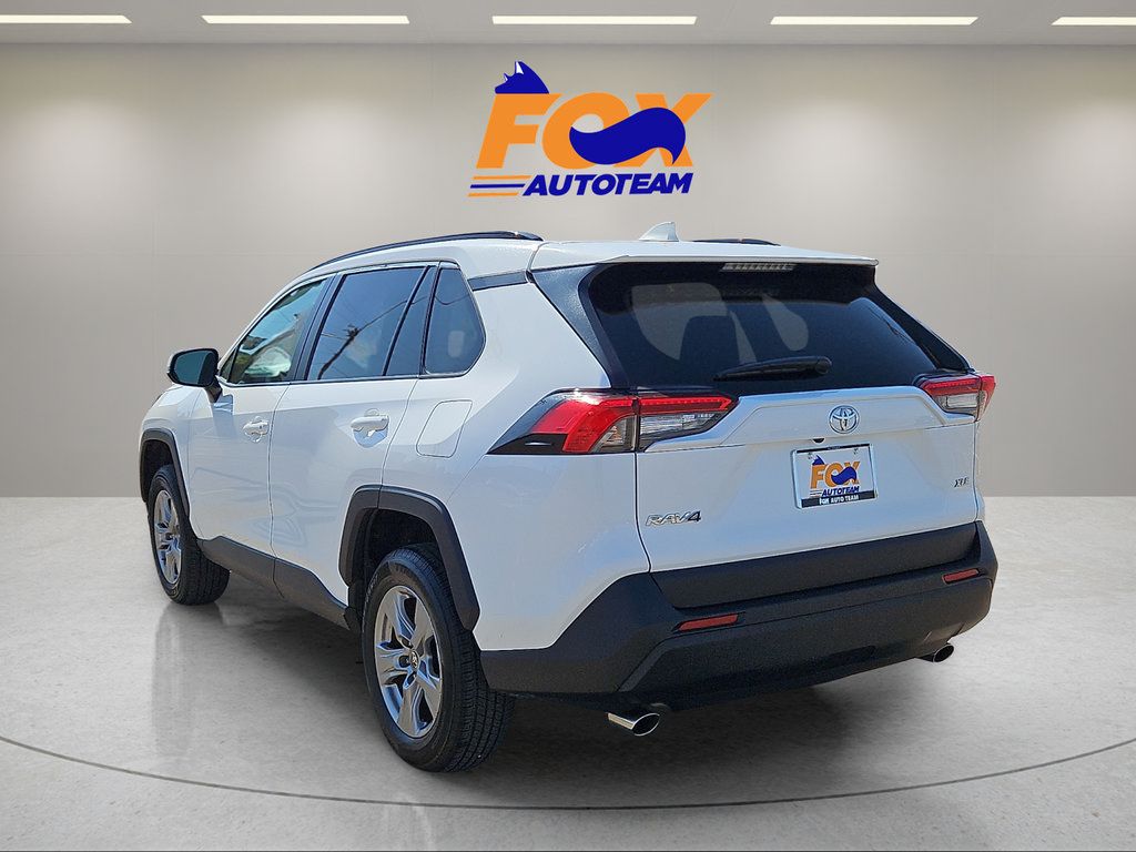 Used 2025 Toyota RAV4 XLE FWD image 3