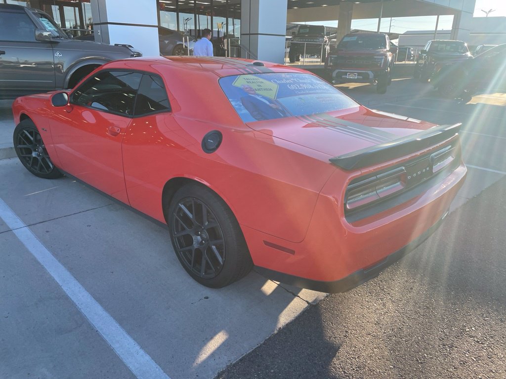 Used 2018 Dodge Challenger R/T RWD image 6