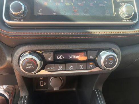 Used 2019 Nissan Kicks SR w/ SR Premium Package FWD image 34