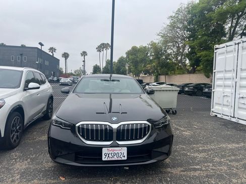 Used 2026 BMW 530i RWD image 2