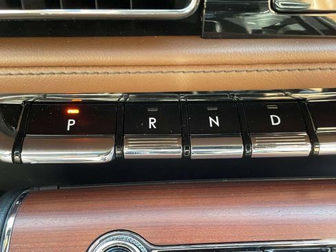 Used 2023 Lincoln Aviator Reserve w/ Equipment Group 201A image 17