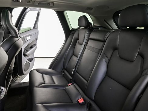 Used 2019 Volvo XC60 T5 Inscription w/ Protection Package Premier image 21