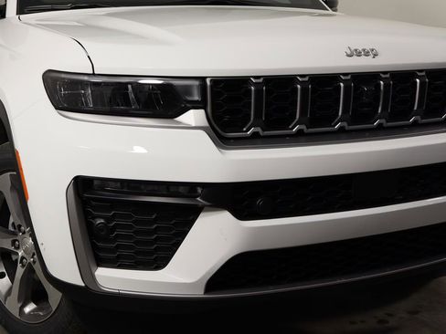 New 2026 Jeep Grand Cherokee Limited AWD/4WD image 43