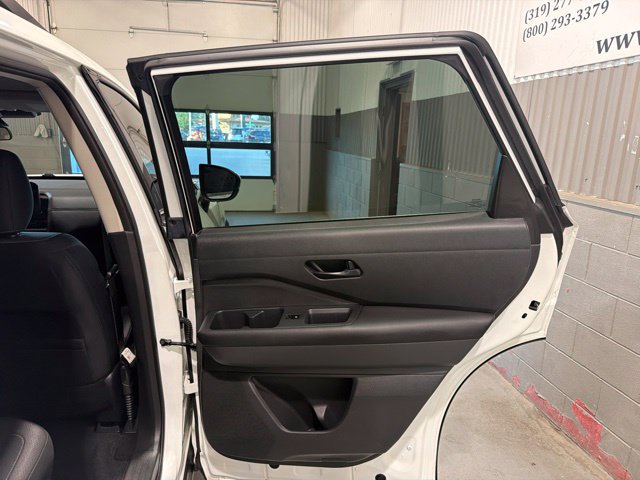 Certified 2024 Nissan Pathfinder SV AWD/4WD image 14