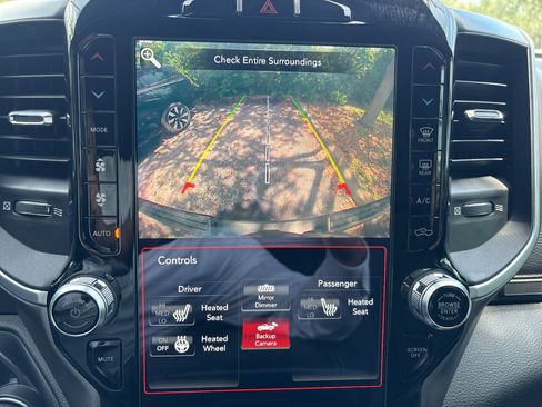 Used 2020 RAM 1500 Big Horn AWD/4WD image 14