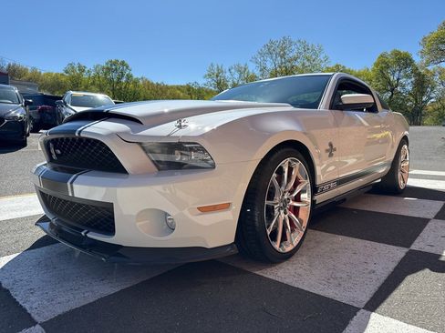 Used 2010 Ford Mustang Shelby GT500 RWD image 6