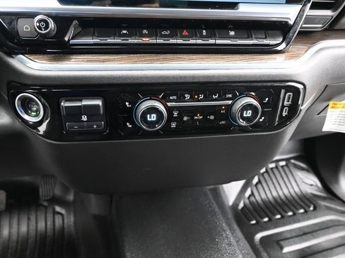 Used 2023 Chevrolet Silverado 1500 LT w/ Work Truck Package AWD/4WD image 17