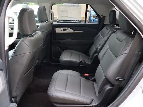 New 2026 Ford Explorer Active AWD/4WD image 13