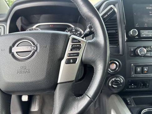 Used 2023 Nissan Titan SV w/ SV Convenience Package AWD/4WD image 18