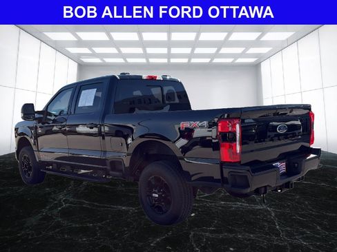 Used 2023 Ford F250 XLT w/ XLT Premium Package AWD/4WD image 11