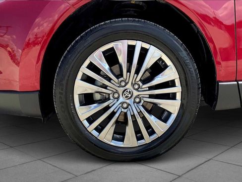Used 2024 Toyota Venza Limited image 10