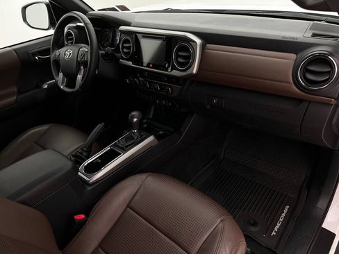 Used 2019 Toyota Tacoma Limited AWD/4WD image 13