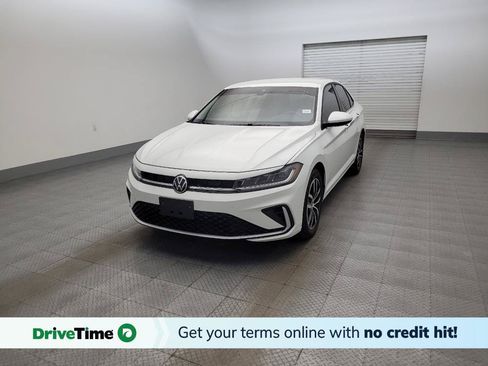Used 2025 Volkswagen Jetta SE FWD image 1