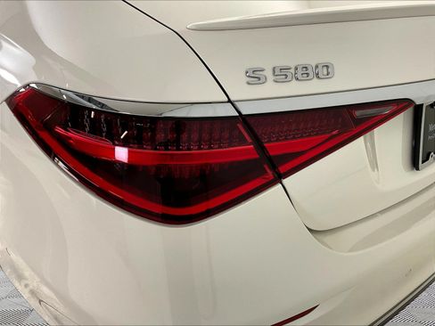 Certified 2022 Mercedes-Benz S 580 4MATIC Sedan image 23