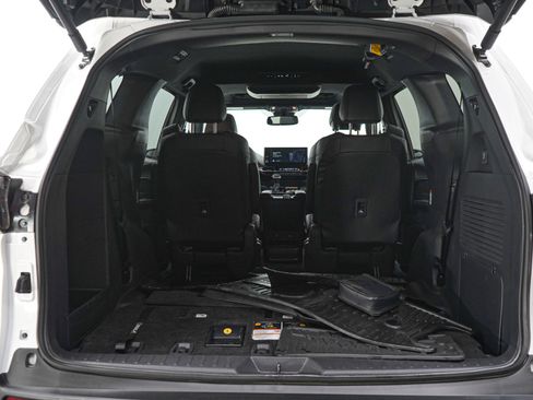 Certified 2026 Toyota Sienna XLE Woodland Edition AWD/4WD image 18