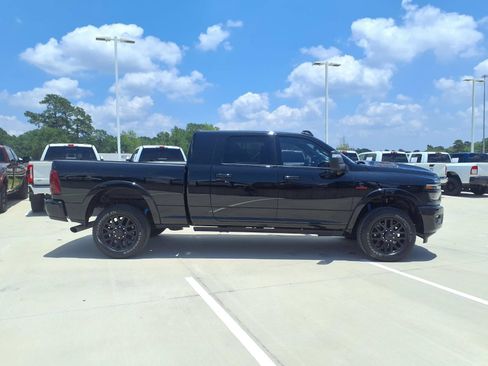 Used 2025 RAM 2500 Limited AWD/4WD image 5