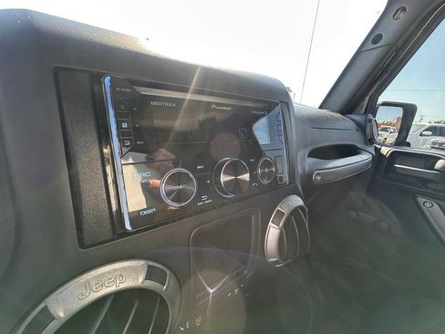 Used 2016 Jeep Wrangler Sport AWD/4WD image 24