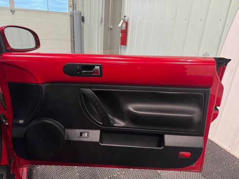 Used 2009 Volkswagen Beetle Convertible FWD image 11