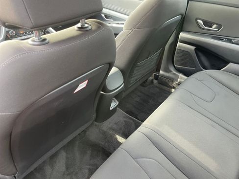 Used 2025 Hyundai Elantra SEL image 24